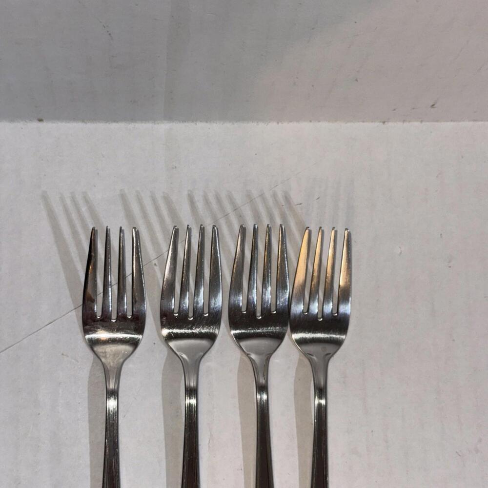 Set of 4 Towle 18/8 Stainless Steel Vintage Salad Forks - Picture 4 of 7